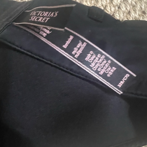 32B Victoria’s Secret very sexy push up bra - Picture 4 of 4